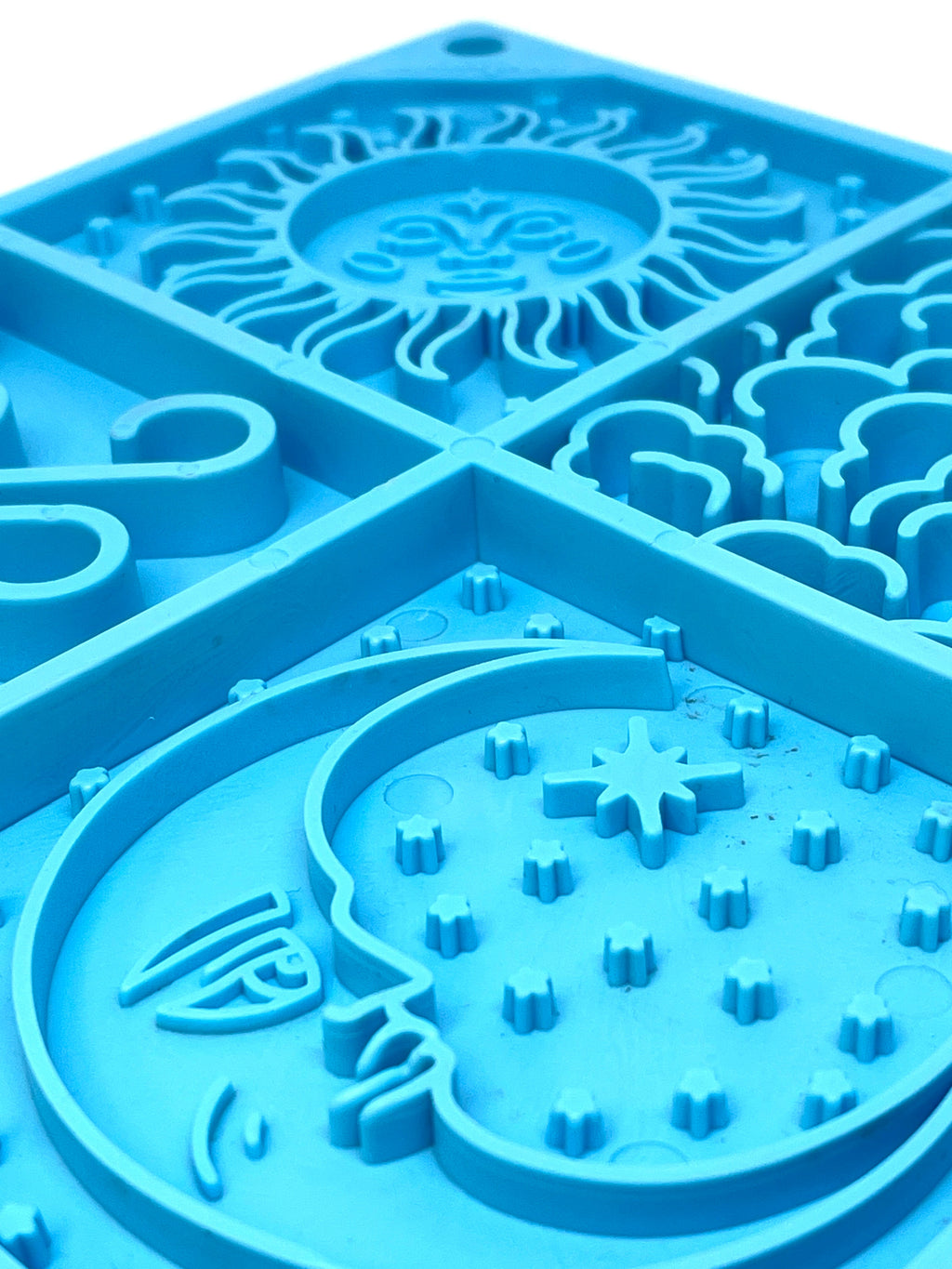 Anxious Dog: Try this Relief Enrichment Lick Mat (Sky Patterns) (Light Blue & Yellow)